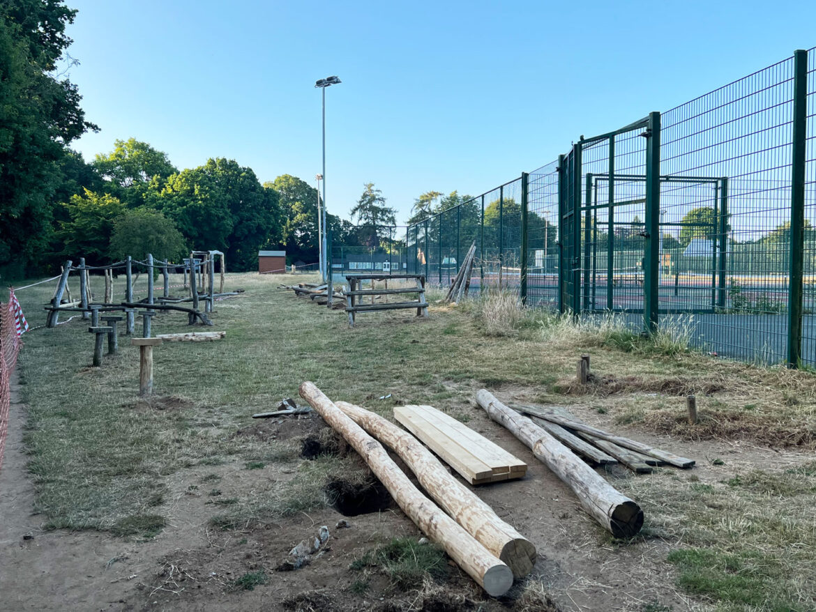 Holloway-Hill-Recreation-Ground-and-Play-Area-Godalming-102.jpg