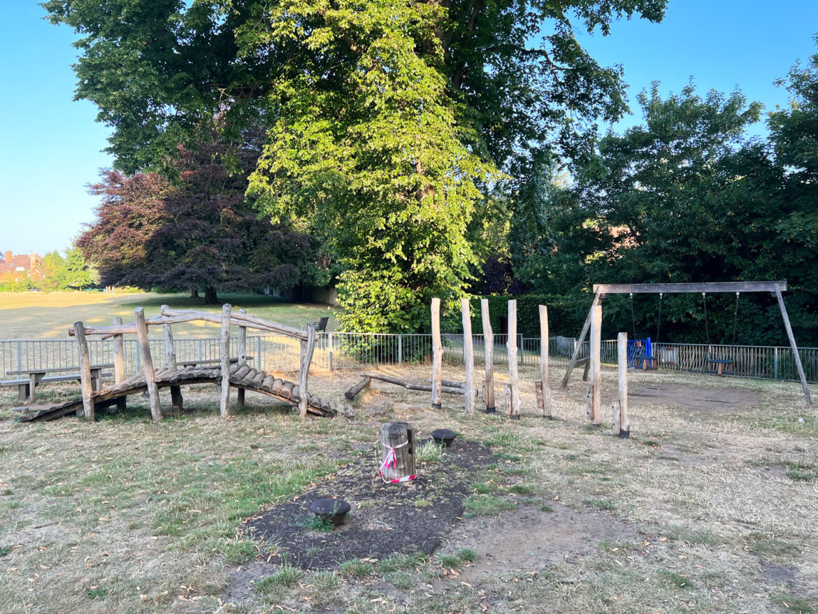 Holloway-Hill-Recreation-Ground-and-Play-Area-Godalming-110.jpg