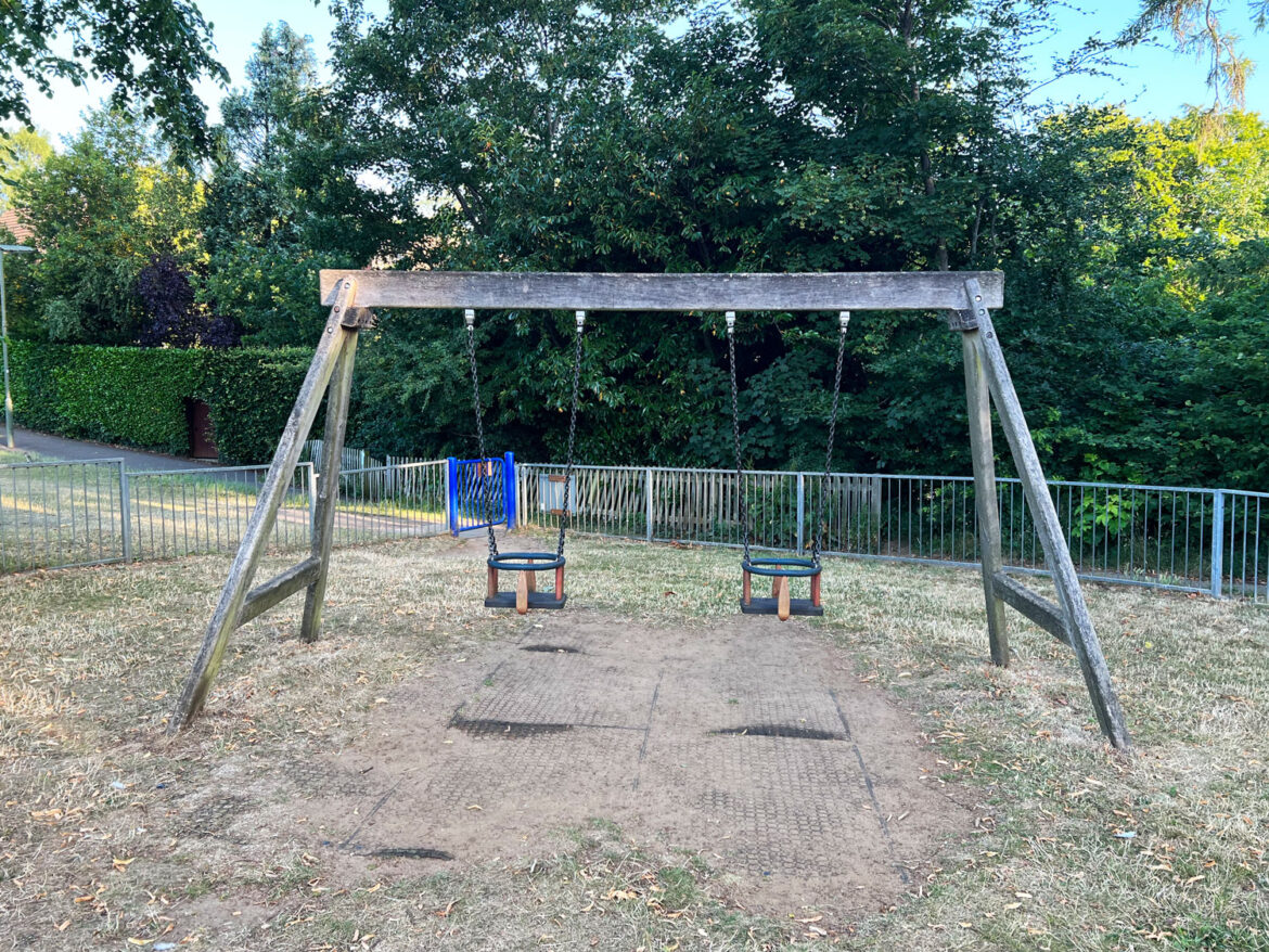 Holloway-Hill-Recreation-Ground-and-Play-Area-Godalming-112.jpg