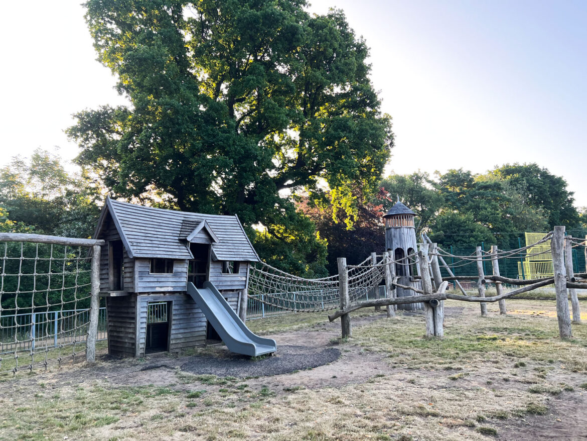 Holloway-Hill-Recreation-Ground-and-Play-Area-Godalming-114.jpg