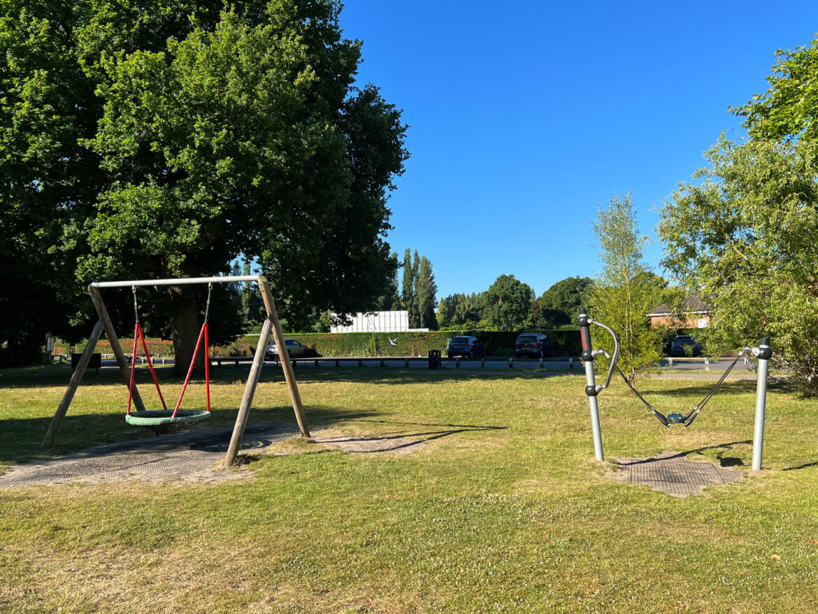 Aldershot-Park-and-Play-Area-in-Aldershot-Hampshire-103.jpg