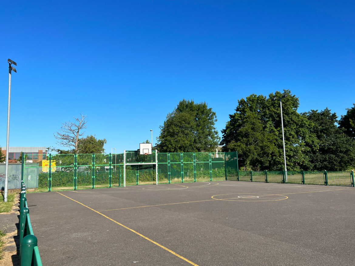 Ivy-Road-Recreation-Ground-and-Play-Area-Aldershot-Hampshire-101.jpg