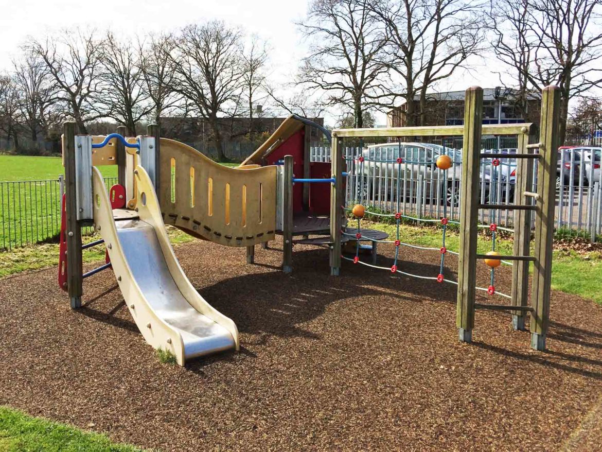 Mill-Chase-Play-Area-Whitehill-and-Bordon-4.jpg
