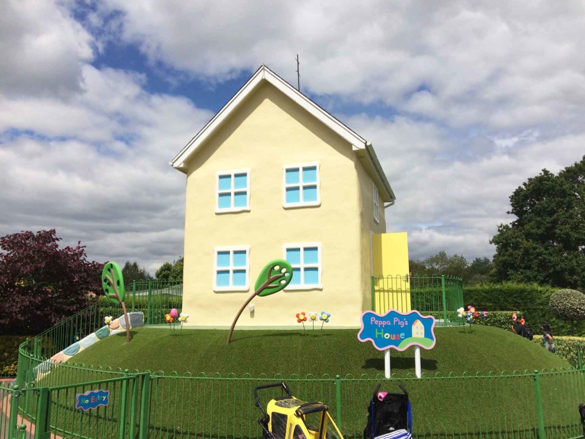 Toddle About - Peppa Pig is coming to visit Buckinghamshire Rail