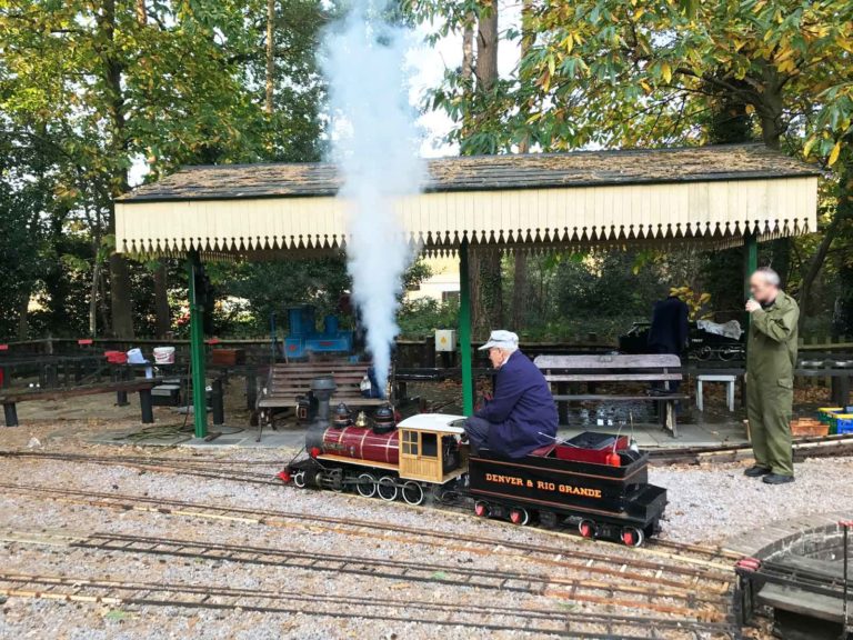 Pinewood (Wokingham) Miniature Railway in Crowthorne, Berkshire