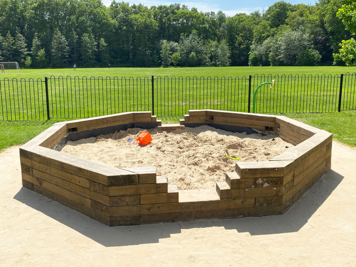 Broomhall-Recreation-Ground-and-Play-Area-Sunningdale-Berkshire-22.jpg