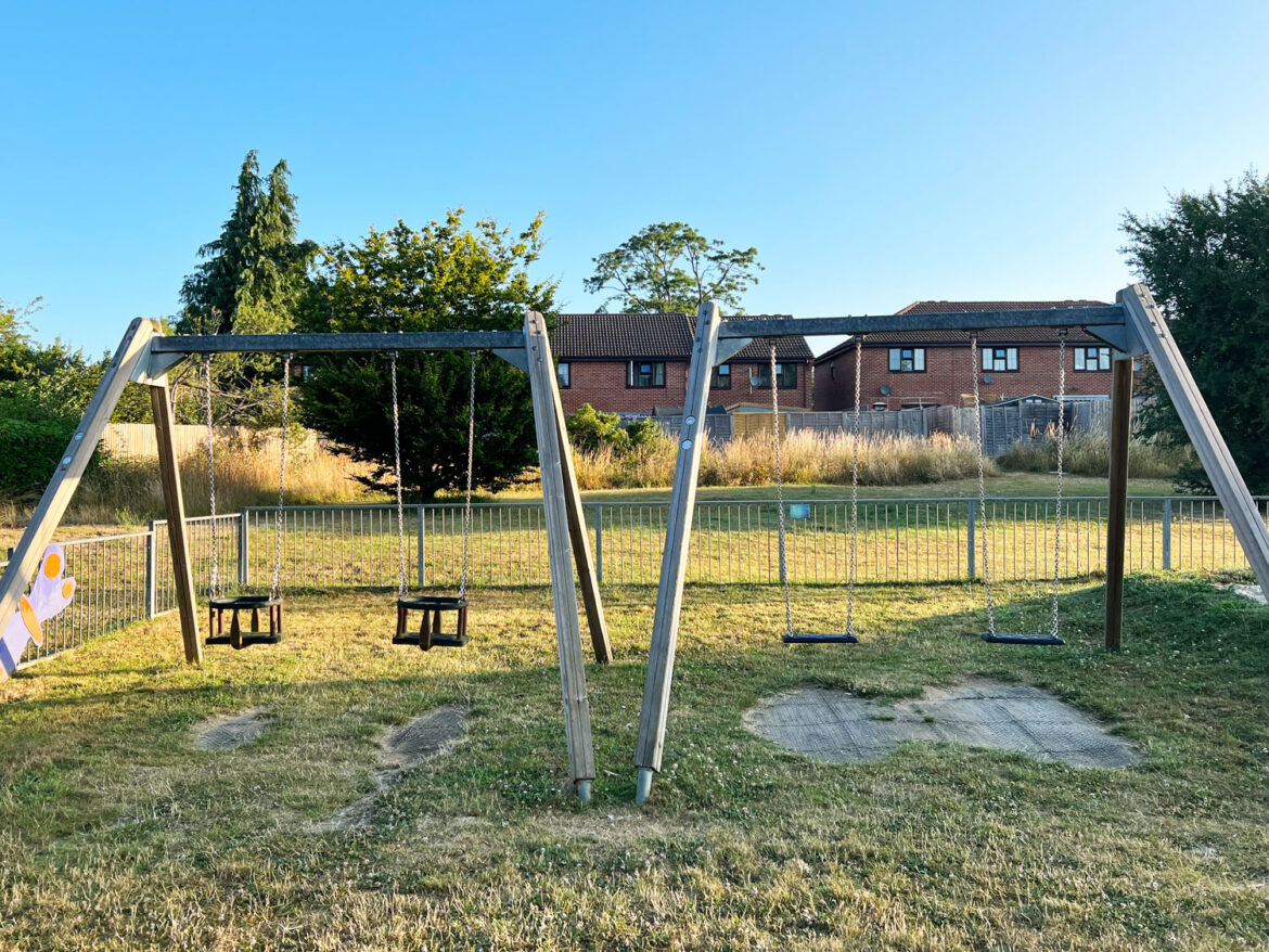 Aarons-Hill-Play-Area-in-Godalming-201.jpg
